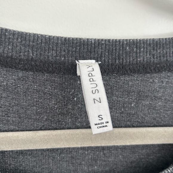 Z Supply Modern Weekender French terry top size small - Picture 4 of 4